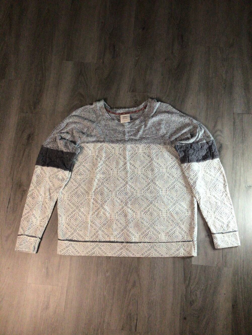 Knox Rose Knit Top Womens Large Gray White Patterned Lace Panel Sleeve Pullover